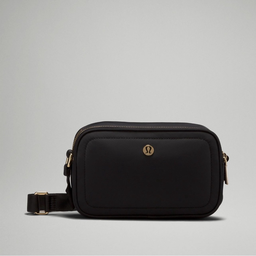 Lululemon Crossbody Camera Bag 2L